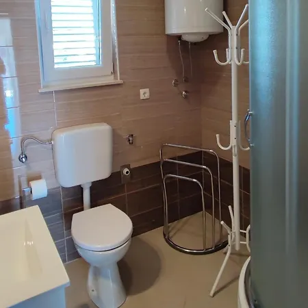 Apartamento Family Friendly With A Swimming Pool Vinisce, Trogir - 12676 *