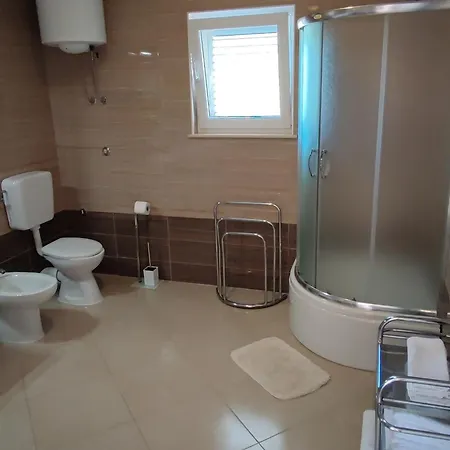 Apartamento Family Friendly With A Swimming Pool Vinisce, Trogir - 12676 Vinišće