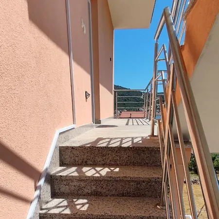 Apartamento Family Friendly With A Swimming Pool Vinisce, Trogir - 12676 *