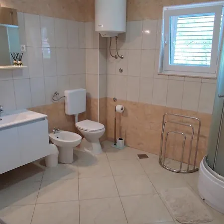 Family Friendly With A Swimming Pool Vinisce, Trogir - 12676 Vinišće