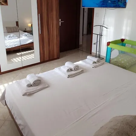 Family Friendly With A Swimming Pool Vinisce, Trogir - 12676 *