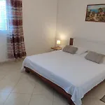 Apartamento Family-friendly With Swimming Pool Vinisce, Trogir - 12676 Vinišće