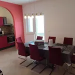 Apartamento Family-friendly With Swimming Pool Vinisce, Trogir - 12676 Vinišće