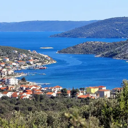 Family Friendly With A Swimming Pool Vinisce, Trogir - 12676 *