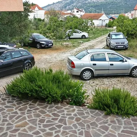 Family Friendly With A Swimming Pool Vinisce, Trogir - 12676 Lägenhet