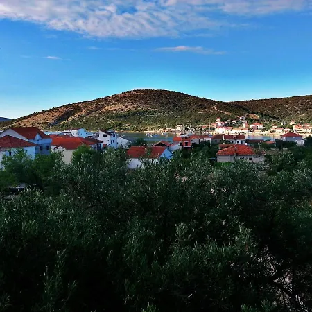Family Friendly With A Swimming Pool Vinisce, Trogir - 12676