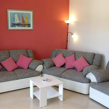 Family Friendly With A Swimming Pool Vinisce, Trogir - 12676 Vinisce