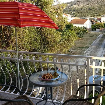 Family Friendly With A Swimming Pool Vinisce, Trogir - 12676