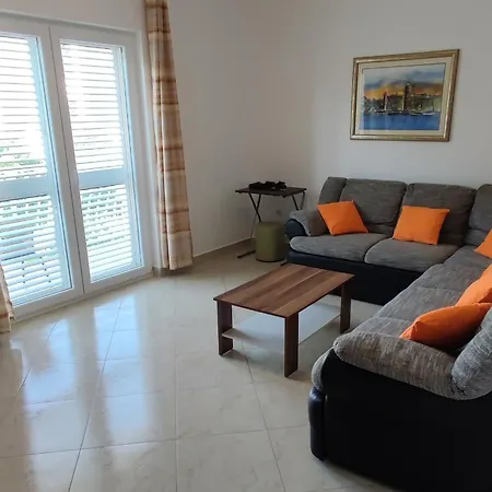Apartment Family Friendly With A Swimming Pool Vinisce, Trogir - 12676 *